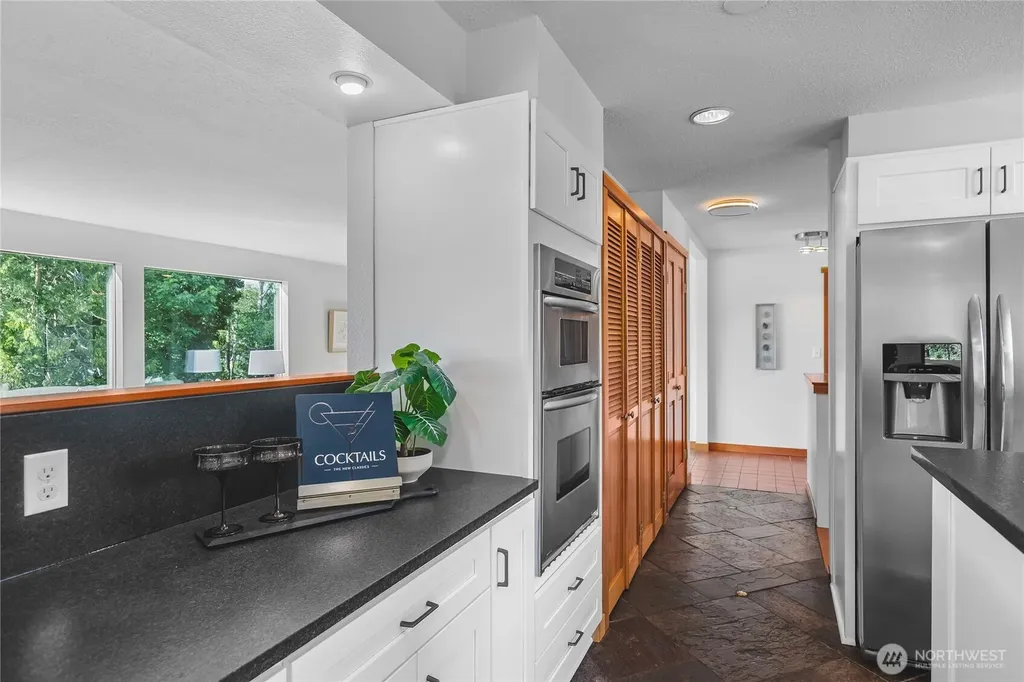 6067 S Campbell Lake Road Anacortes WA 98221