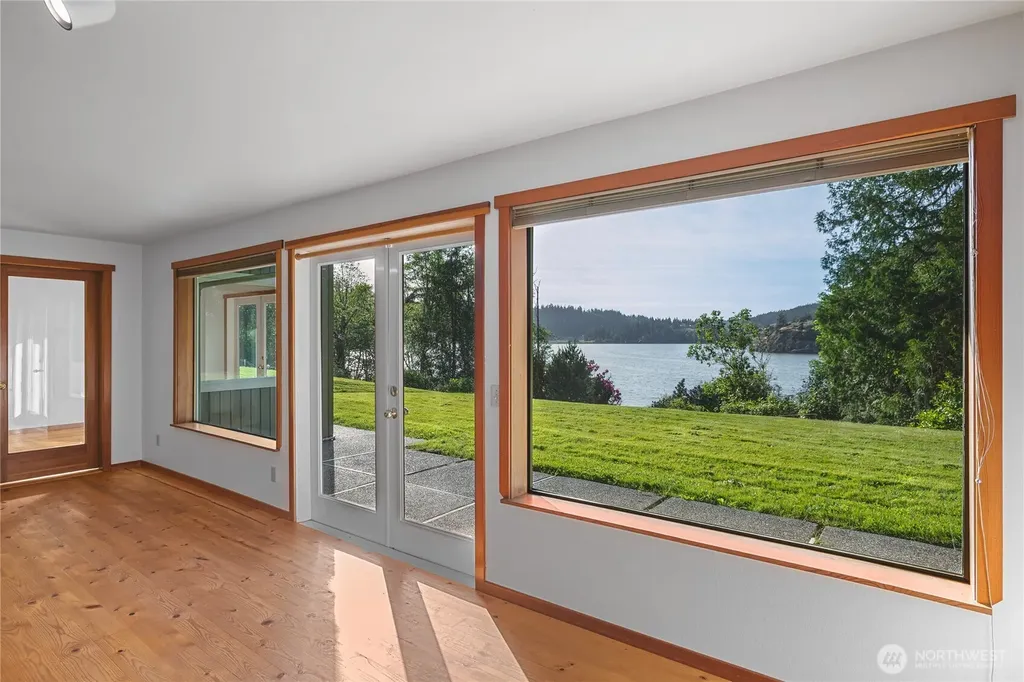 6067 S Campbell Lake Road Anacortes WA 98221