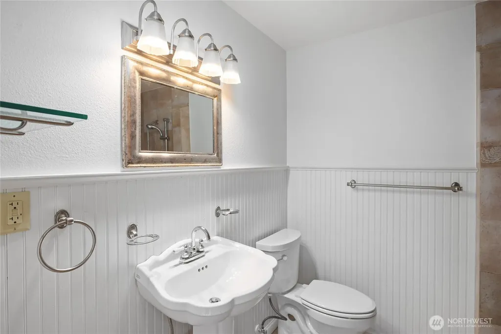 6067 S Campbell Lake Road Anacortes WA 98221