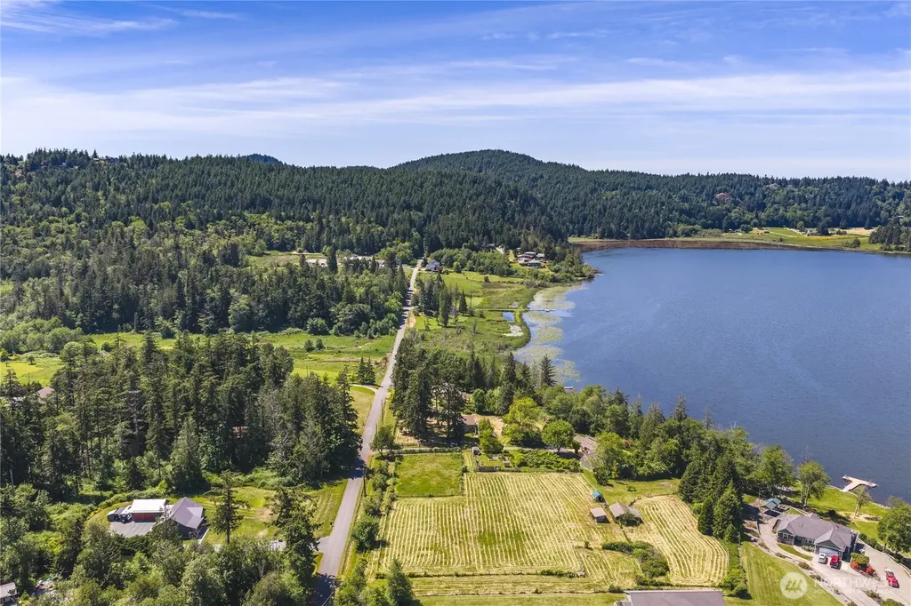 6067 S Campbell Lake Road Anacortes WA 98221