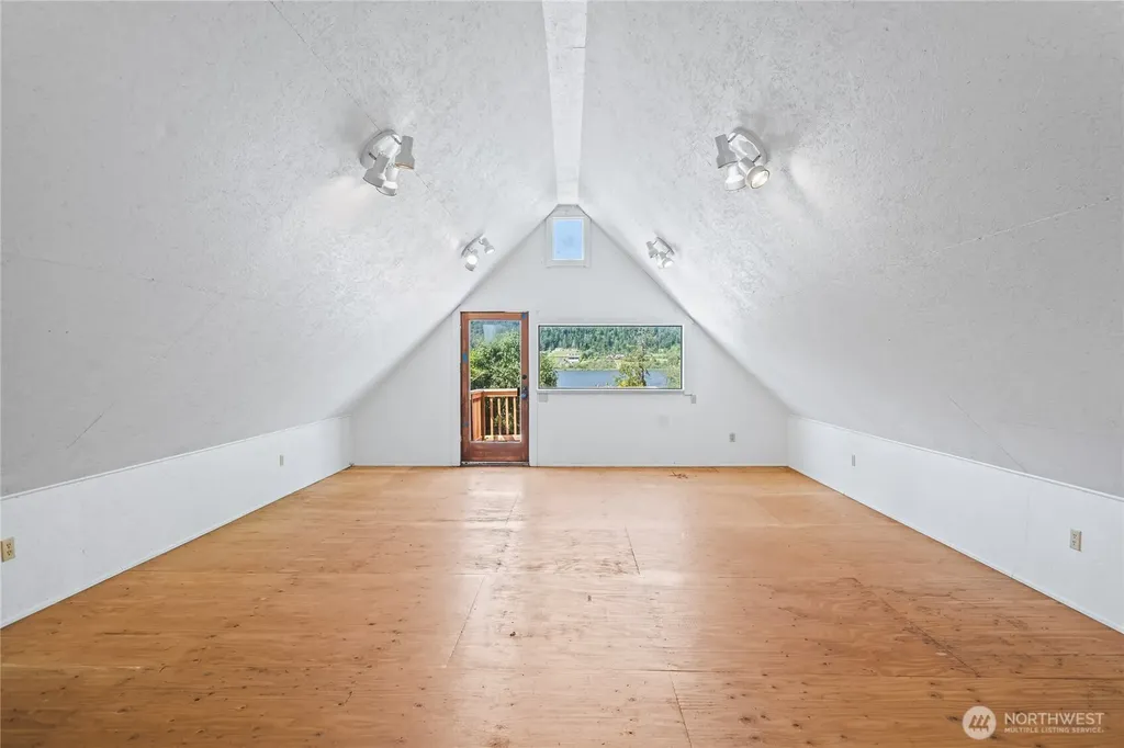 6067 S Campbell Lake Road Anacortes WA 98221