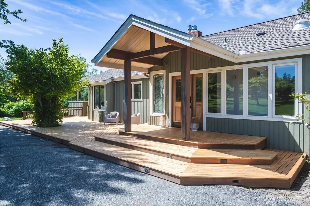 6067 S Campbell Lake Road Anacortes WA 98221