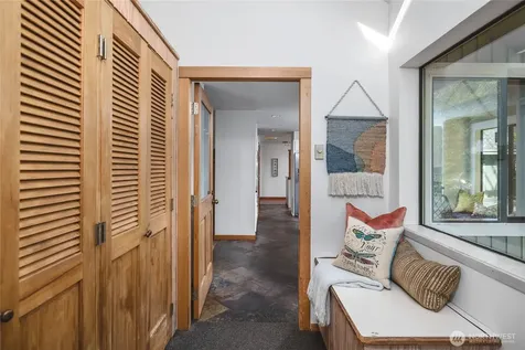 6067 S Campbell Lake Road Anacortes WA 98221