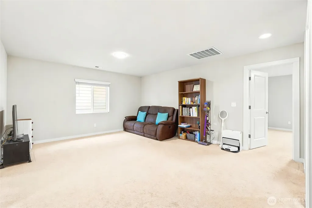 14926 18th Ave W Lynnwood WA 98087