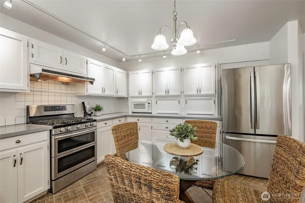5276 Cherry Tree Lane Blaine WA 98230