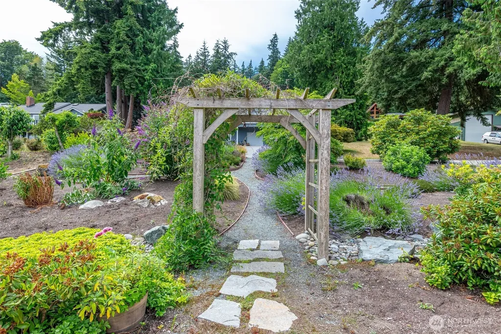 4115 Mitchell Drive Anacortes WA 98221