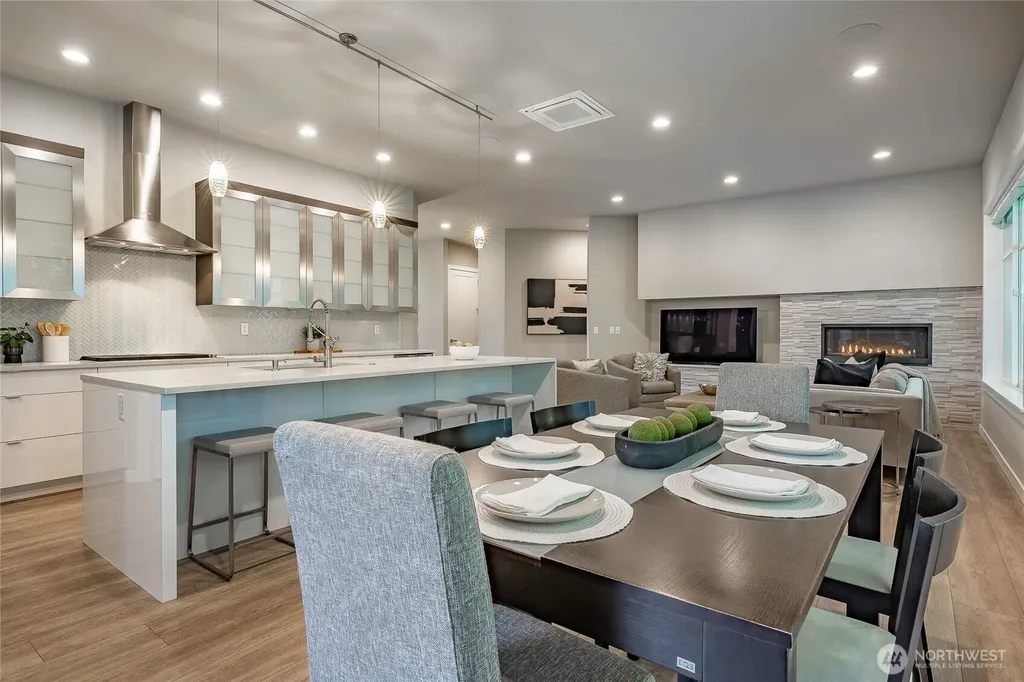 5475 Wood Duck Loop Blaine WA 98230