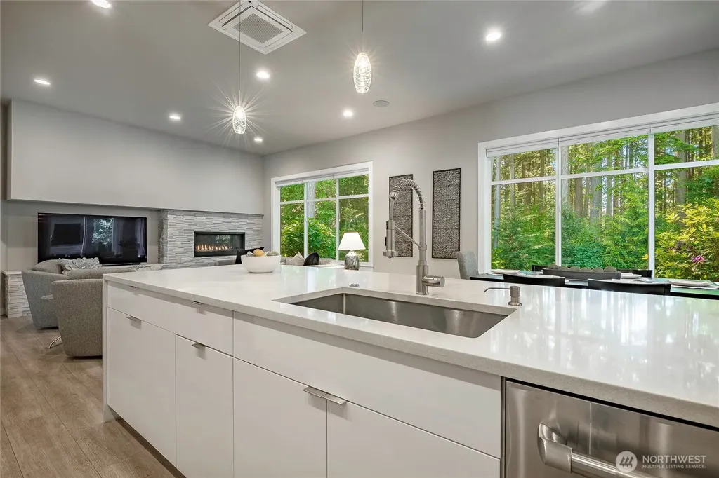 5475 Wood Duck Loop Blaine WA 98230