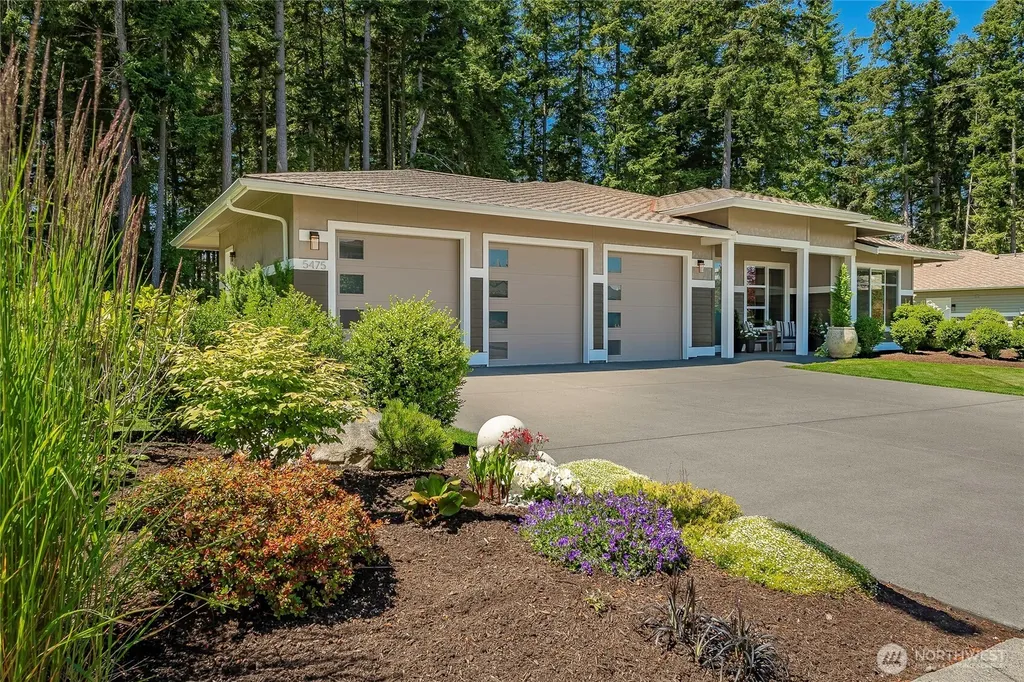 5475 Wood Duck Loop Blaine WA 98230