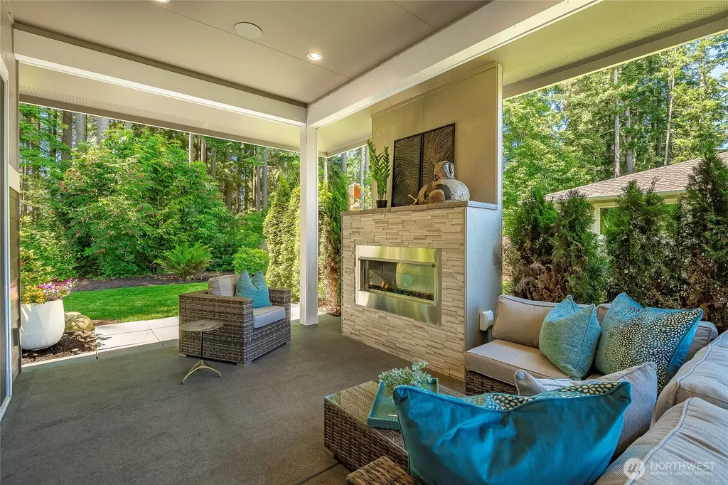 5475 Wood Duck Loop Blaine WA 98230