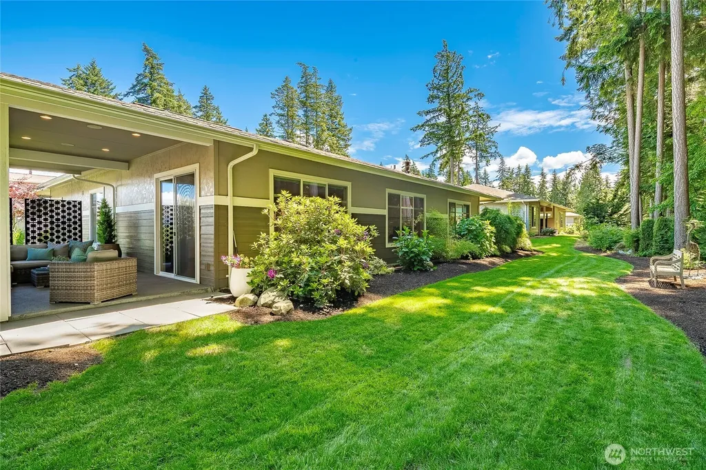 5475 Wood Duck Loop Blaine WA 98230