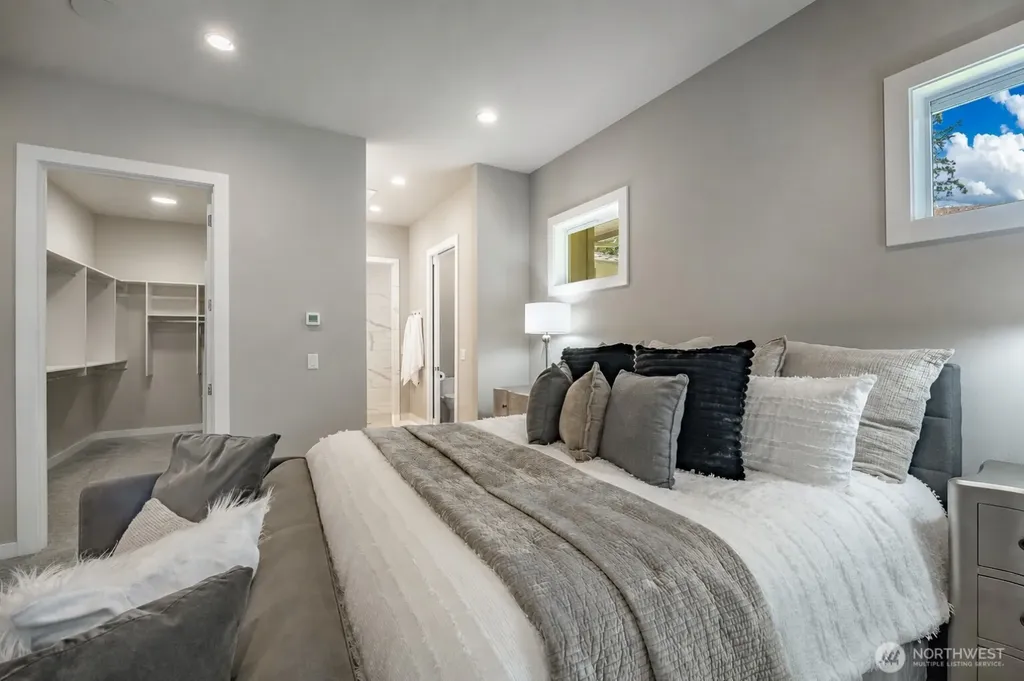 5475 Wood Duck Loop Blaine WA 98230