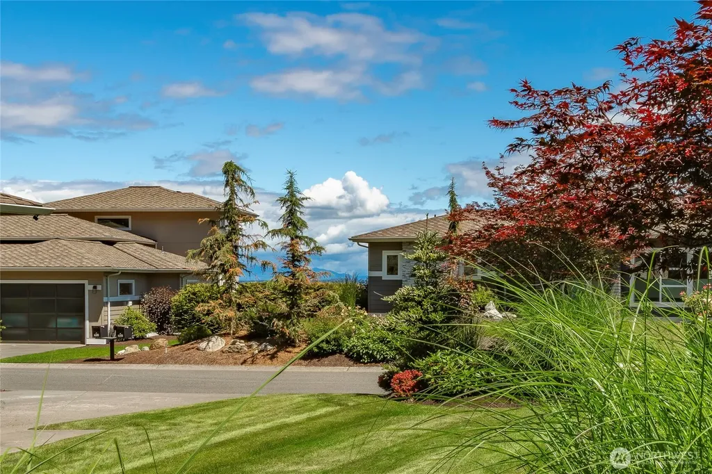5475 Wood Duck Loop Blaine WA 98230