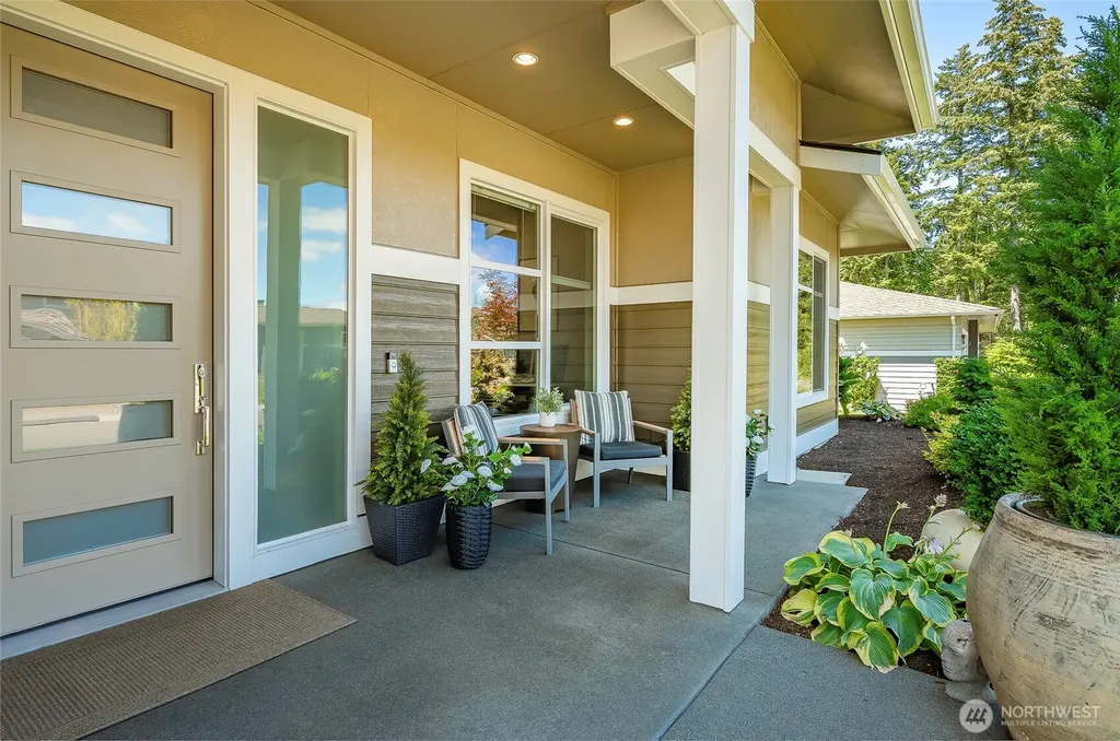 5475 Wood Duck Loop Blaine WA 98230