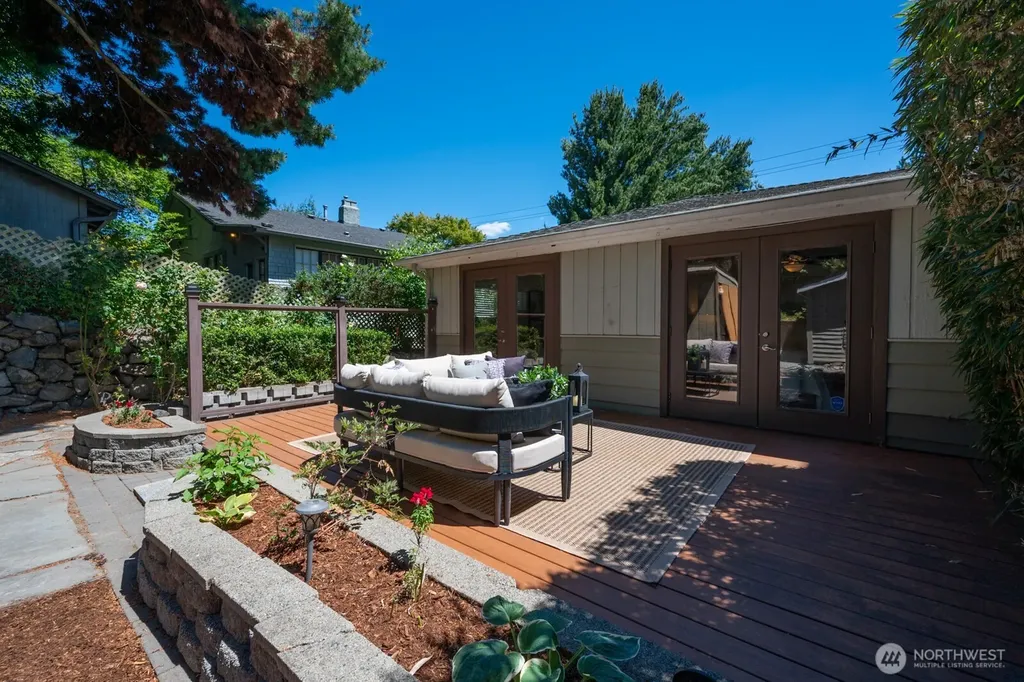 9515 Linden Avenue N Seattle WA 98103