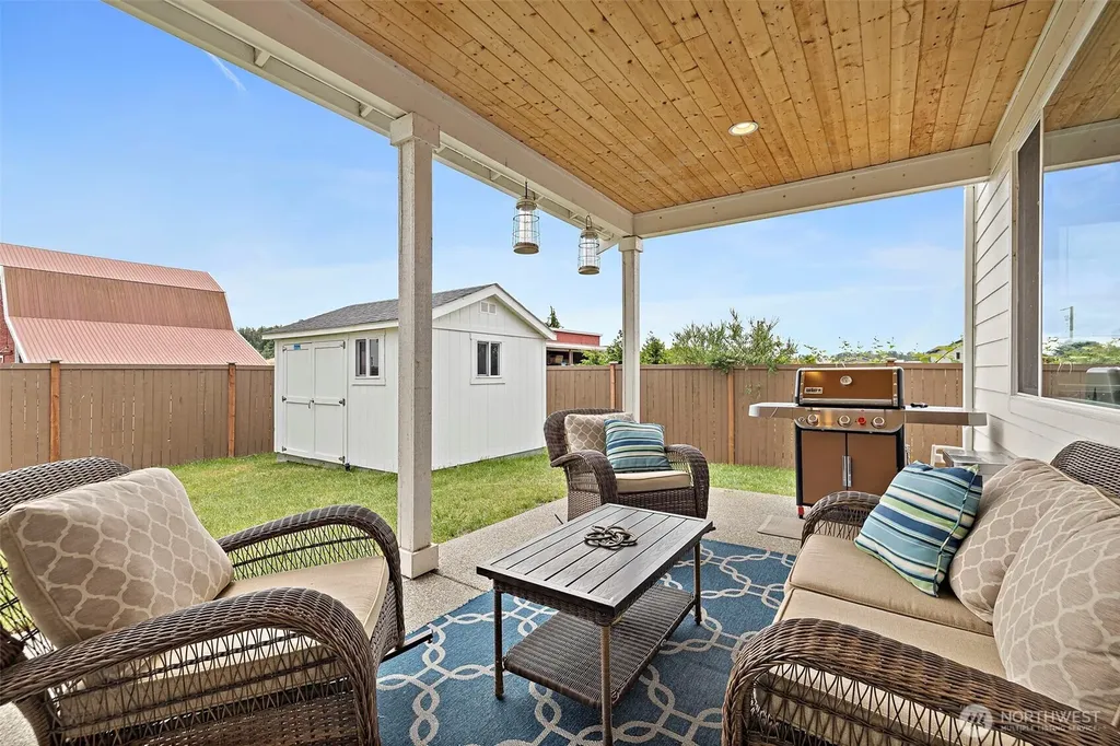 956 E Rawson Avenue Buckley WA 98321