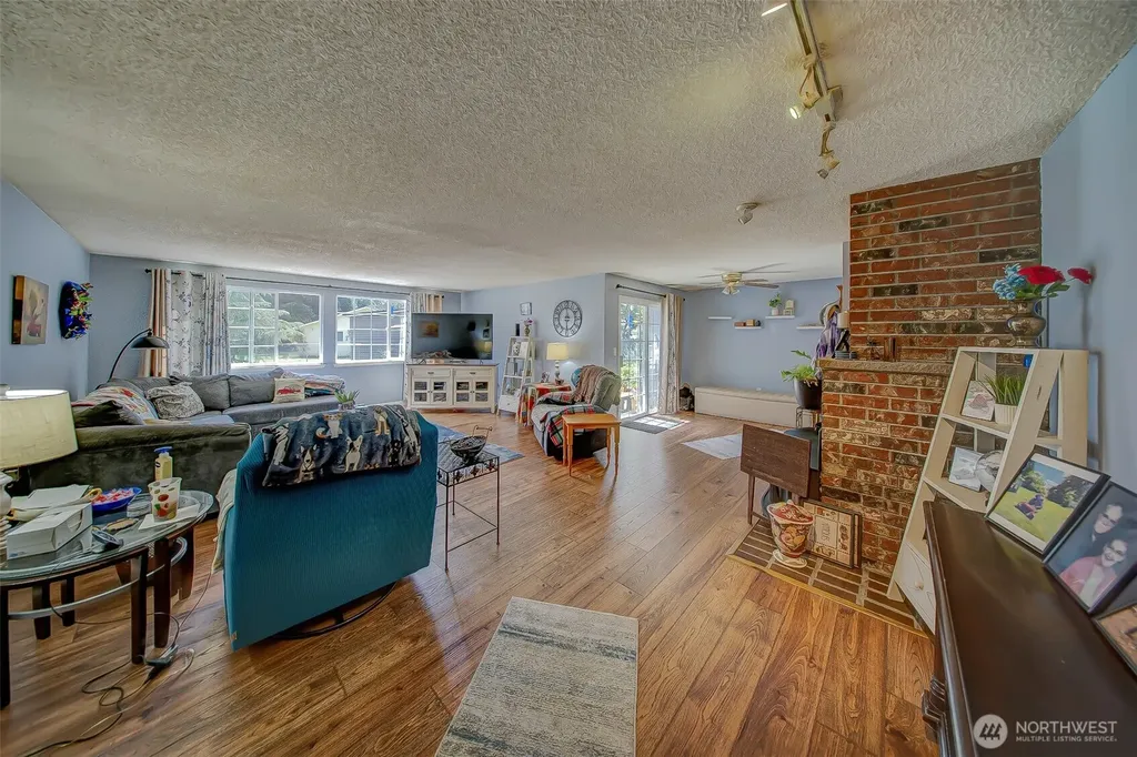 902 195th Street Ct E Spanaway WA 98387