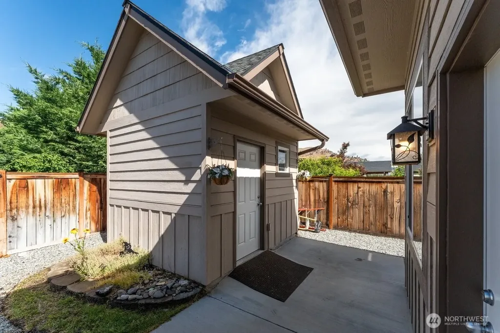 1020 Crest Loop Entiat WA 98822