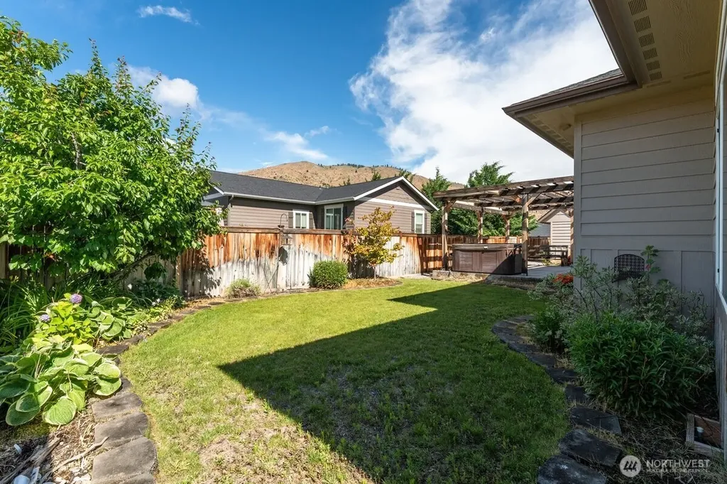 1020 Crest Loop Entiat WA 98822