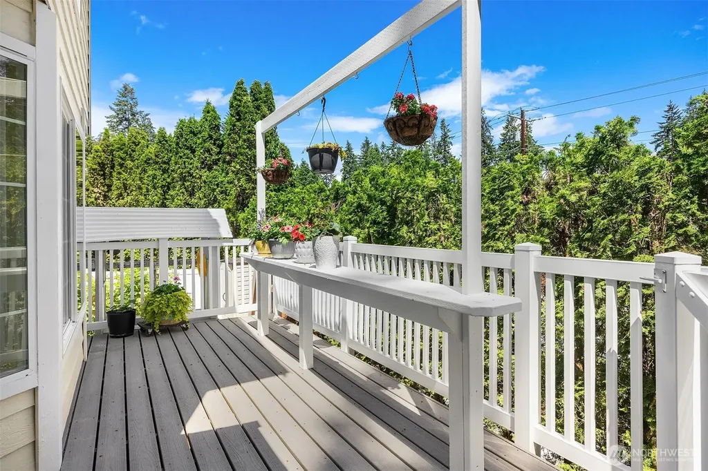 23424 100th Avenue W Edmonds WA 98020