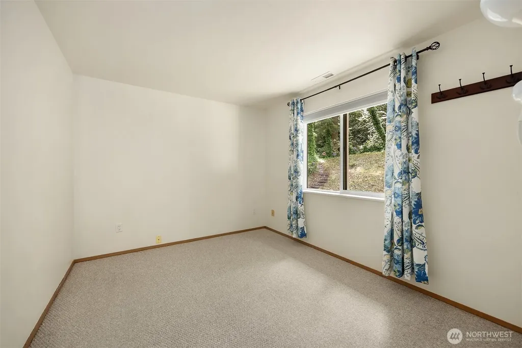23424 100th Avenue W Edmonds WA 98020