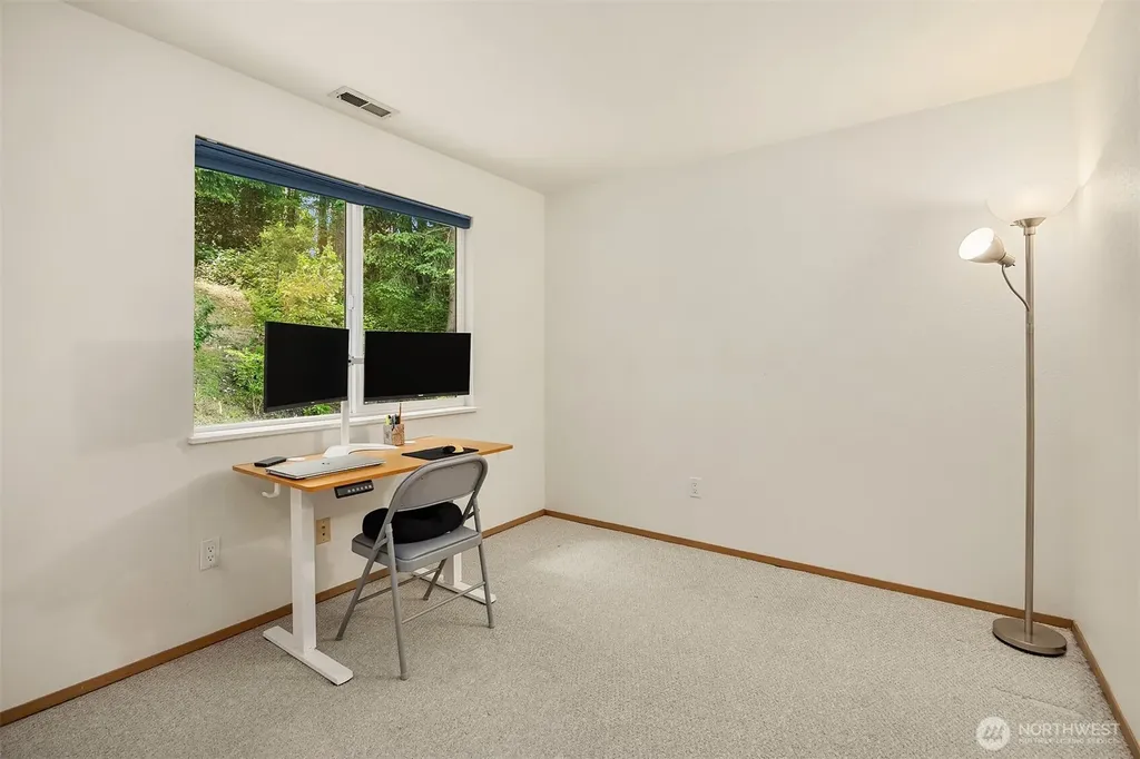 23424 100th Avenue W Edmonds WA 98020