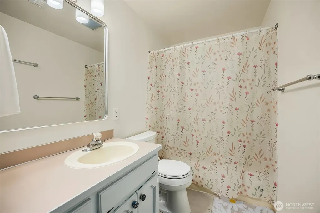 23424 100th Avenue W Edmonds WA 98020