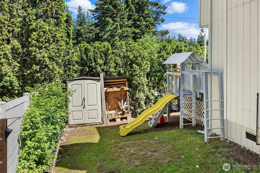23424 100th Avenue W Edmonds WA 98020