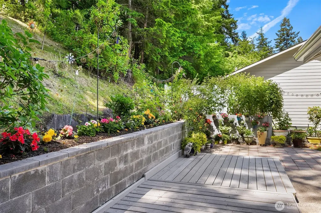 23424 100th Avenue W Edmonds WA 98020