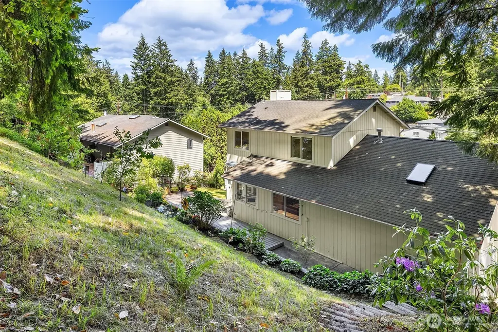 23424 100th Avenue W Edmonds WA 98020