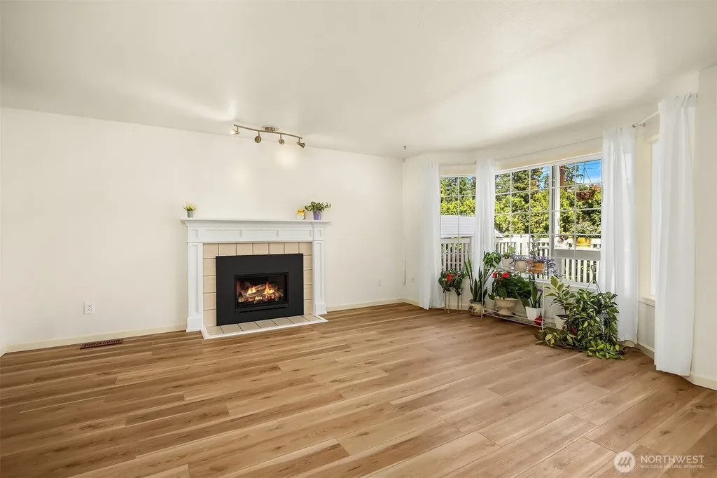 23424 100th Avenue W Edmonds WA 98020