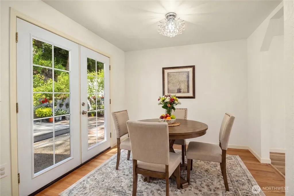 23424 100th Avenue W Edmonds WA 98020
