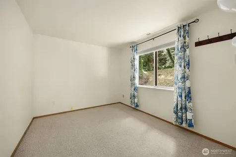 23424 100th Avenue W Edmonds WA 98020