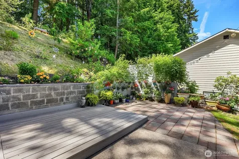 23424 100th Avenue W Edmonds WA 98020