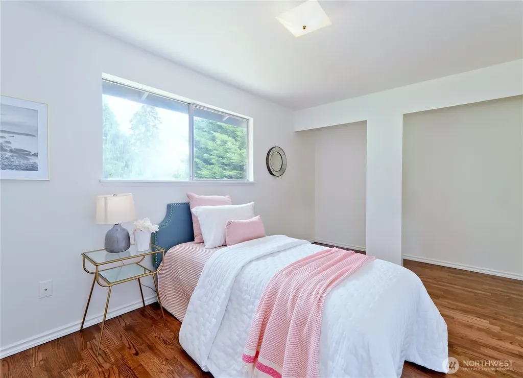 10417 NE 142 Street Kirkland WA 98034