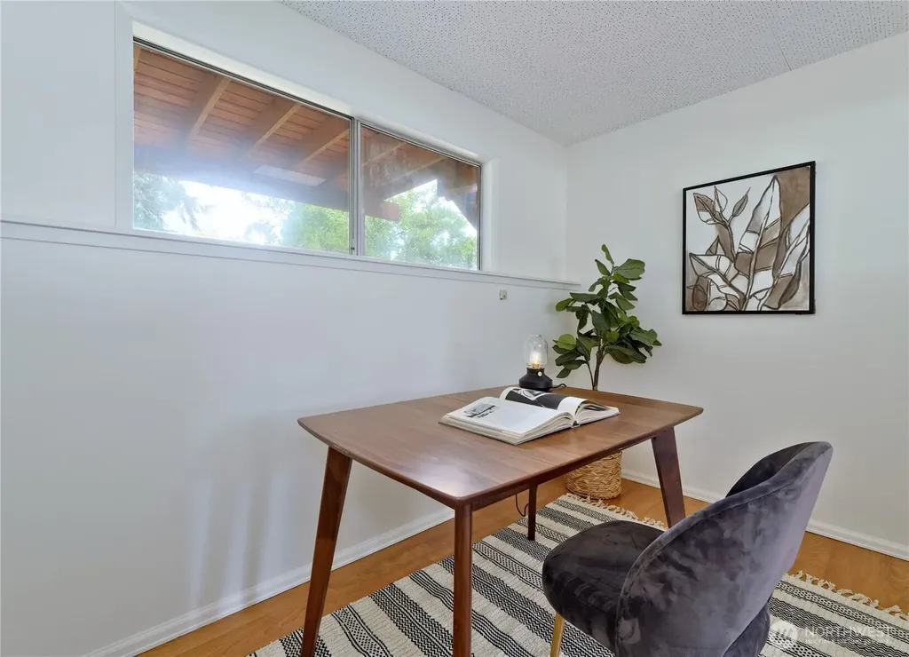 10417 NE 142 Street Kirkland WA 98034