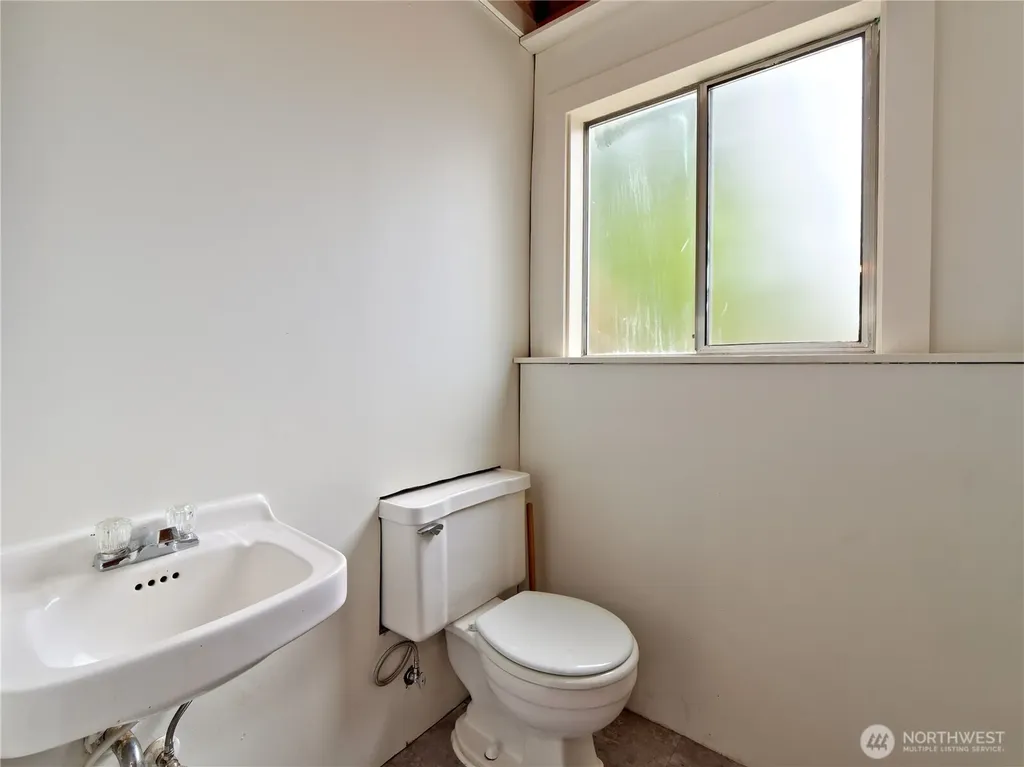 10417 NE 142 Street Kirkland WA 98034