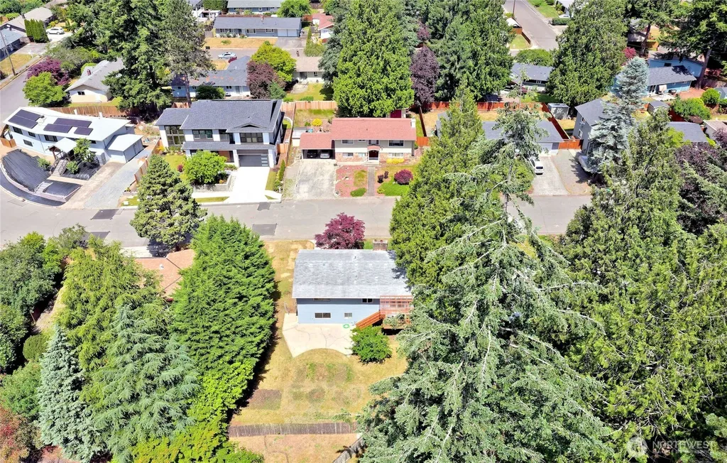 10417 NE 142 Street Kirkland WA 98034
