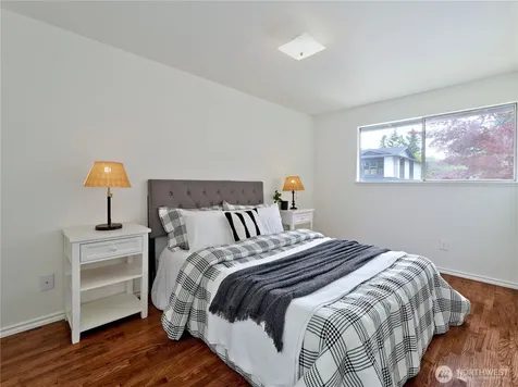 10417 NE 142 Street Kirkland WA 98034