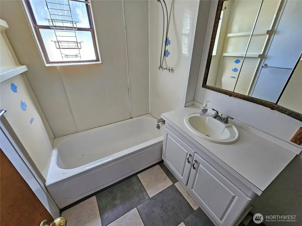 5 Elma Gate Road Oakville WA 98569