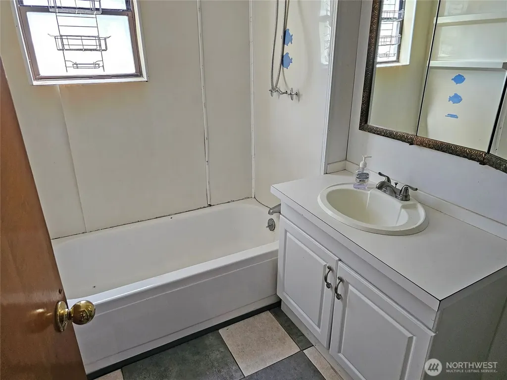 5 Elma Gate Road Oakville WA 98569