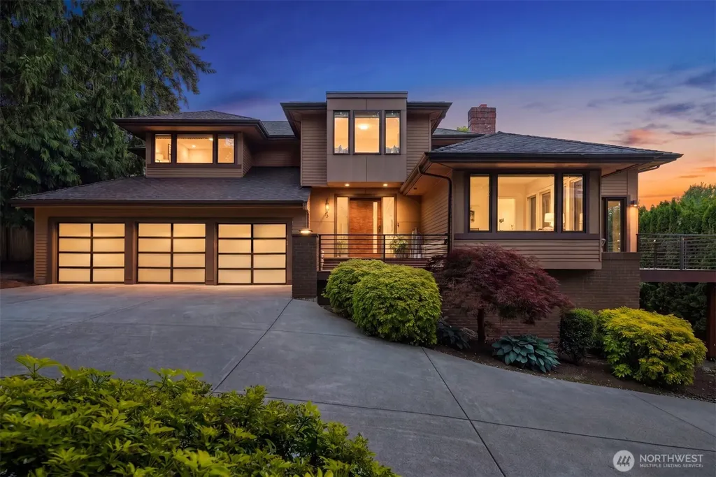7842 NE 10th Street Medina WA 98039
