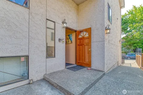 1006 N 43rd Street Seattle WA 98103
