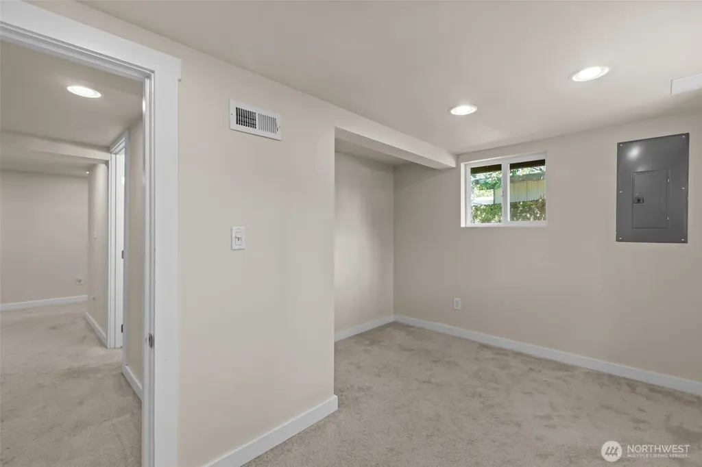 12419 20th Avenue S Seattle WA 98168