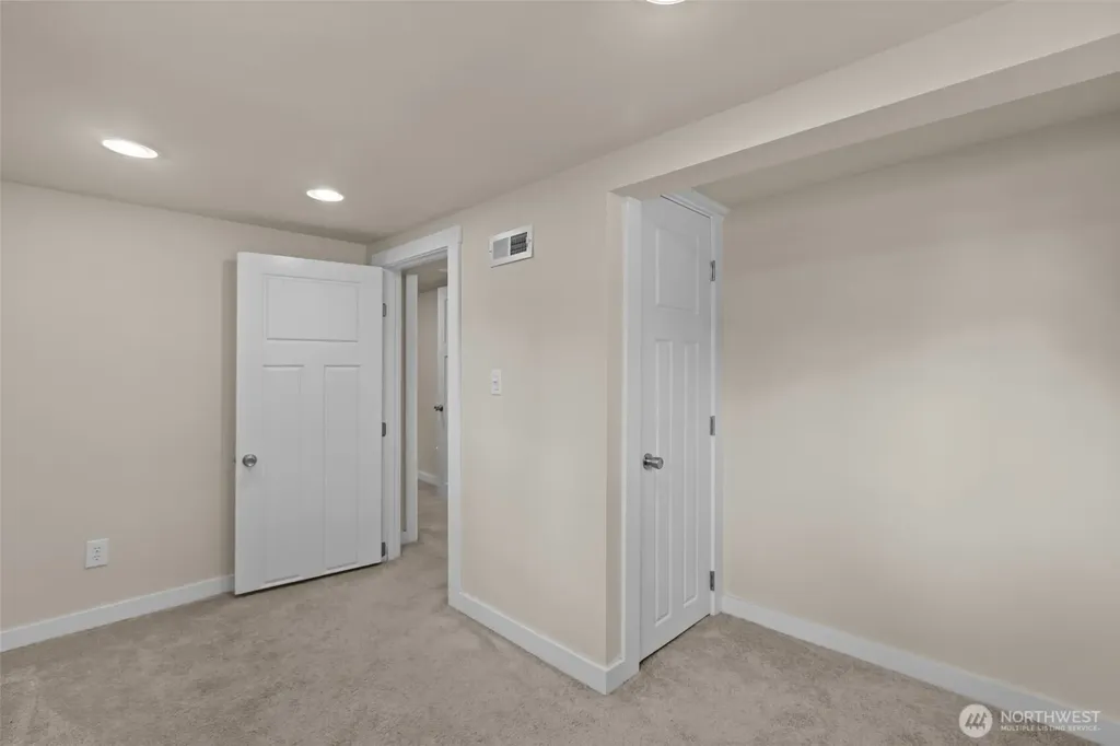 12419 20th Avenue S Seattle WA 98168