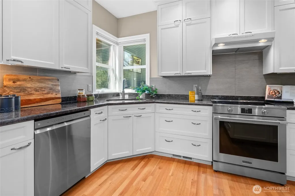 7716 30th Avenue NW Seattle WA 98177