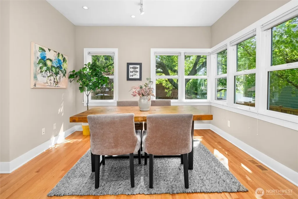 7716 30th Avenue NW Seattle WA 98177