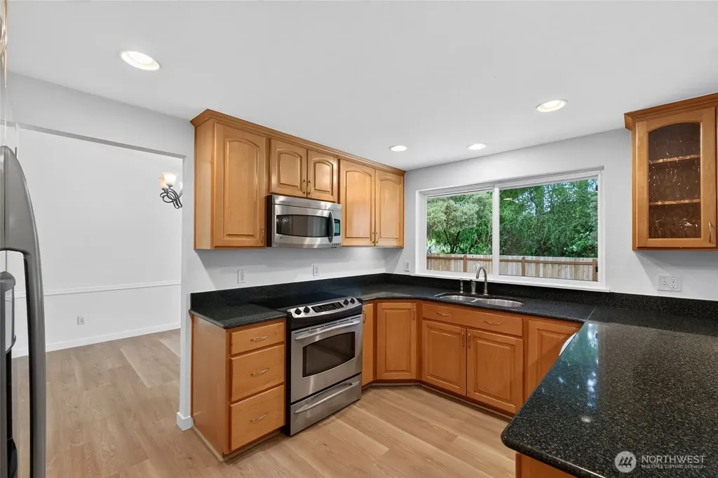 31756 42nd Avenue SW Federal Way WA 98023