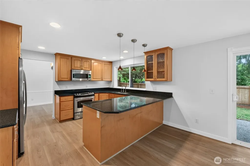 31756 42nd Avenue SW Federal Way WA 98023