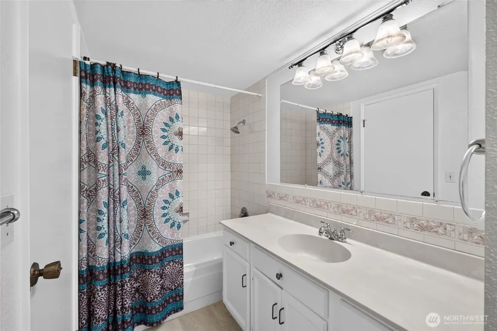 31756 42nd Avenue SW Federal Way WA 98023